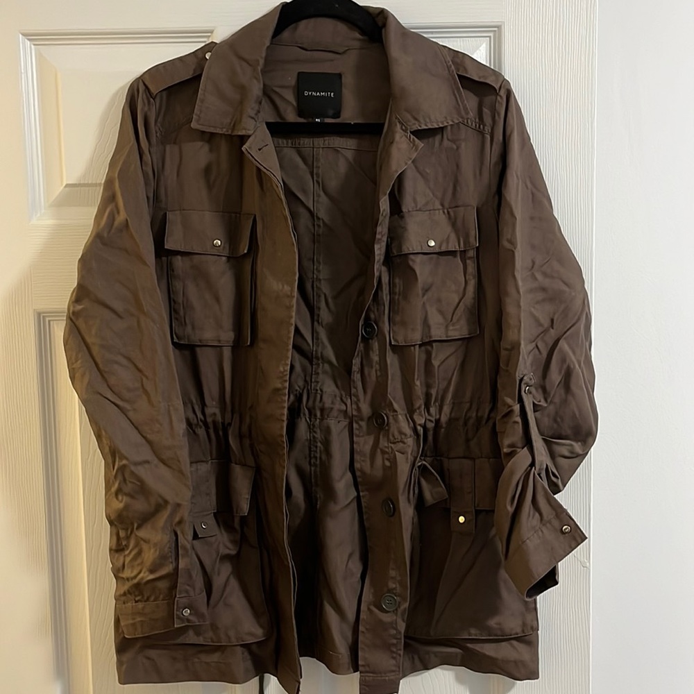Women’s small brown dynamite jacket that is adjustable